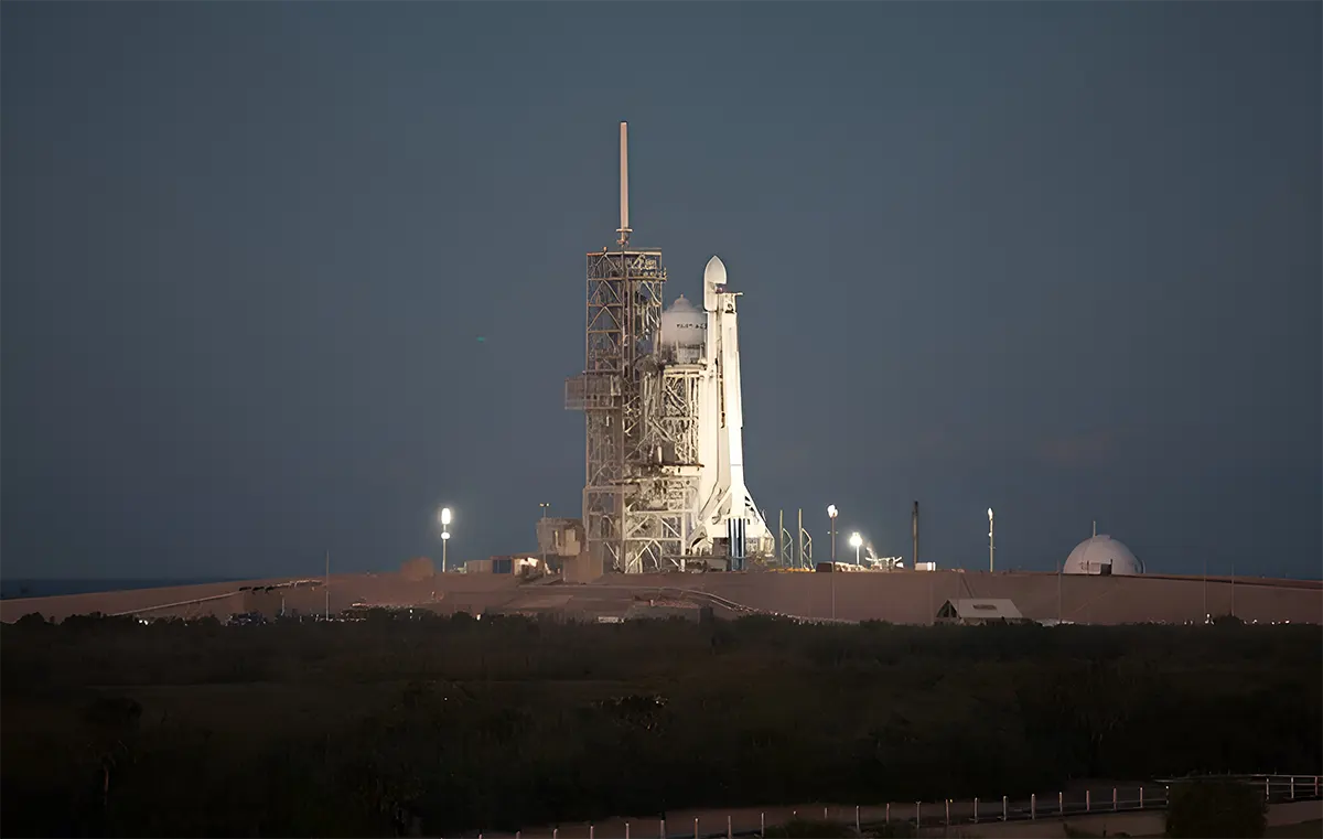 Сбой ракеты Falcon 9: SpaceX оставила спутники на низкой орбите